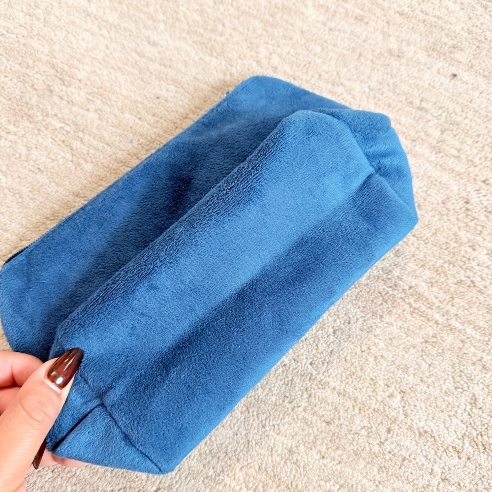 Juicy Couture Blue Suede Cosmetic Toiletries Travel MakeUp Pouch Top Zip Wedge - Picture 8 of 9
